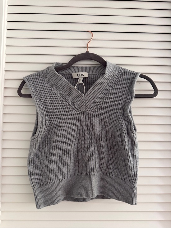 COS Sweaters - COS Light Gray Ribbed V-Neck Knit Vest